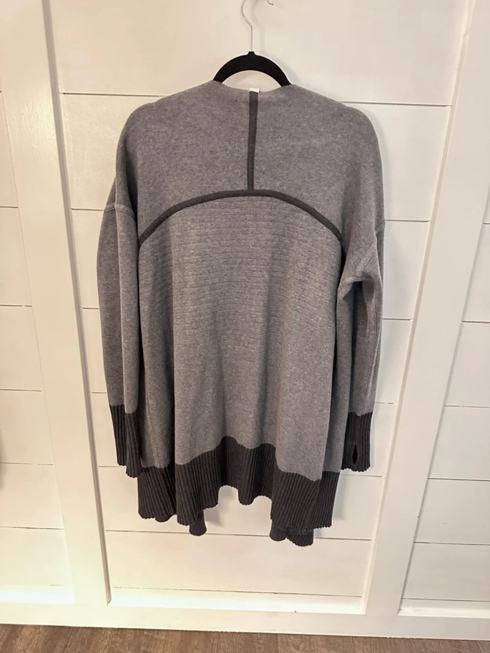 LULULEMON L Still Lotus wrap Grey-Black thumb sleeve pocket reversible cardigan - Picture 7 of 16